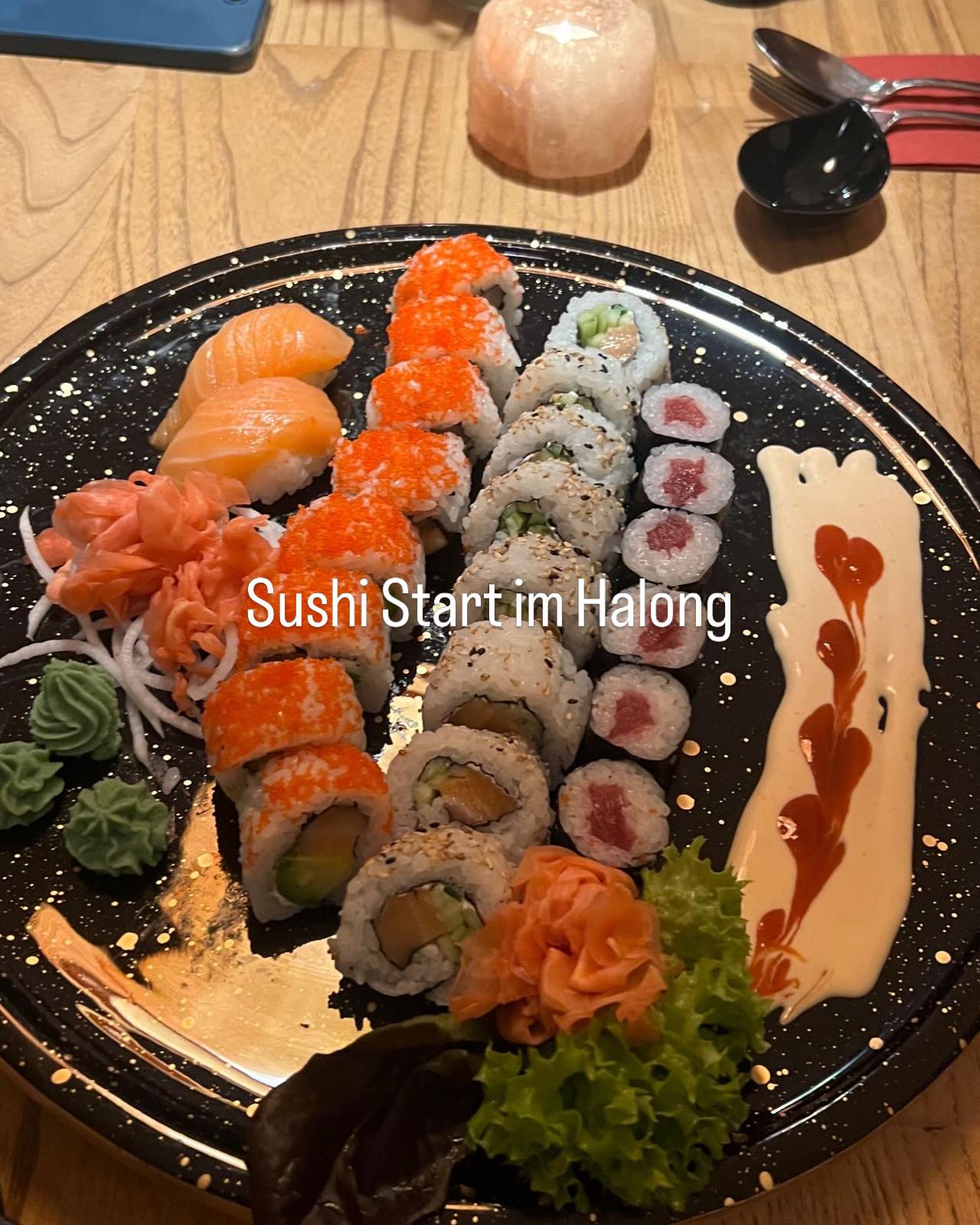 Sushi-Platte mit Nigiri, Uramaki und Maki